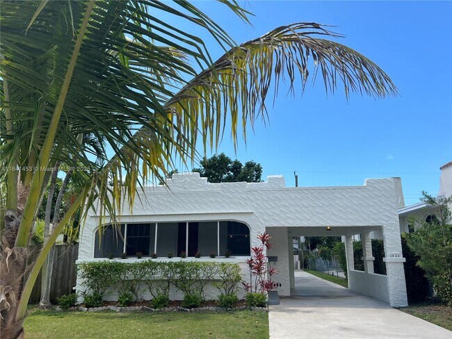 Building Photo - 1624 SW 11th Terrace