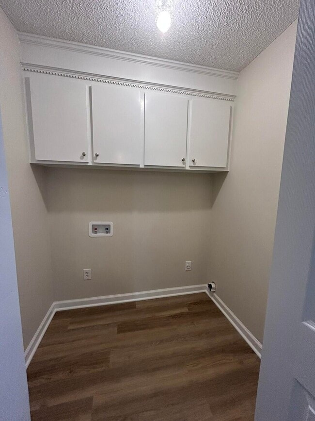Building Photo - 3395 Bolden Ln