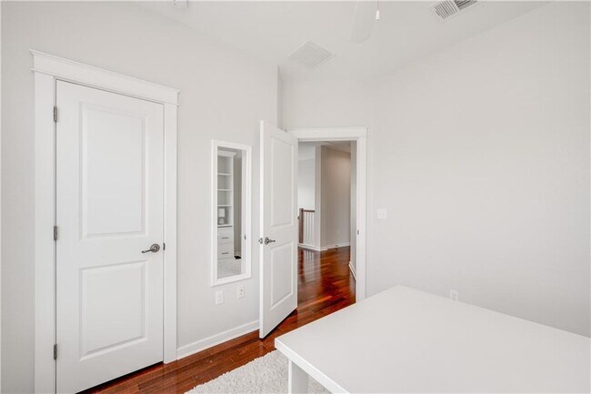 Building Photo - 3908 Mattie St