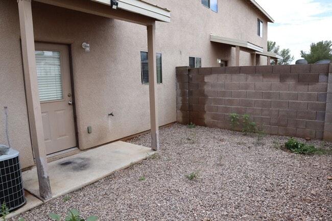 Building Photo - Cool Price, Hot Item!