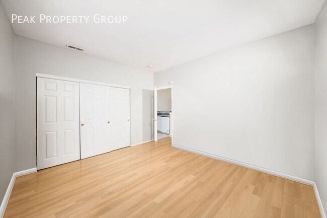 Building Photo - 46 Victorian Gate Way