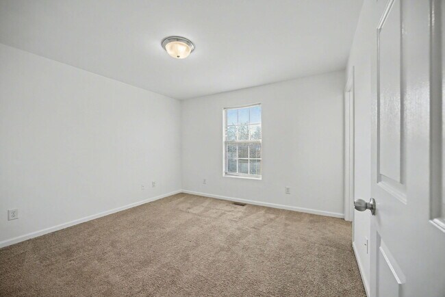 Building Photo - 2540 Sun Seeker Ct