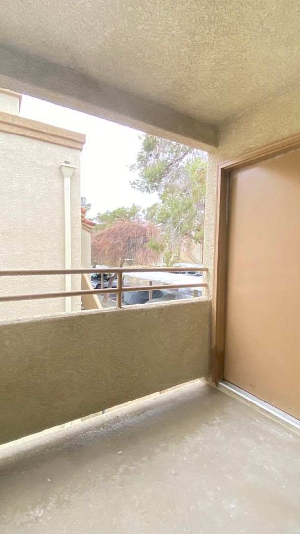 Building Photo - 3145 E Flamingo Rd