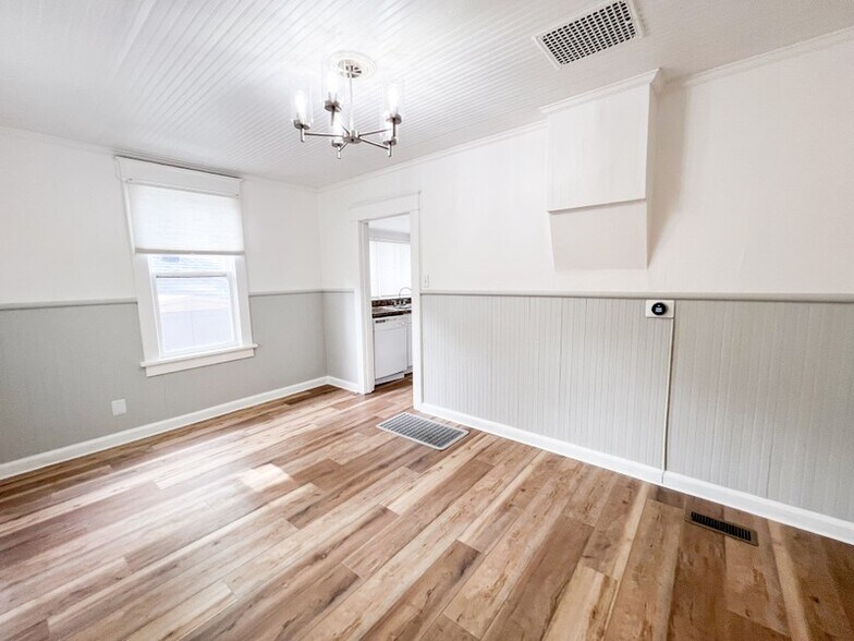 Building Photo - 177 E 2400 S