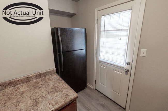 Building Photo - 203 Wheaton Ct