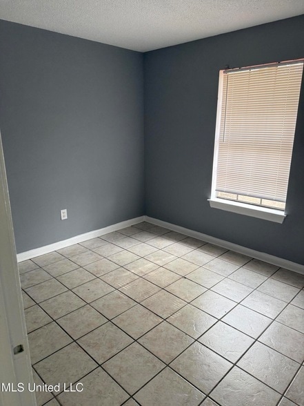 Building Photo - 1119 35th St