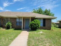 Building Photo - 80 Lori Dr