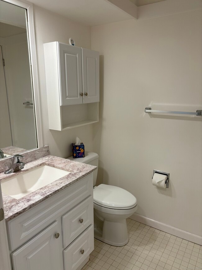Building Photo - 457 Heritage Vlg