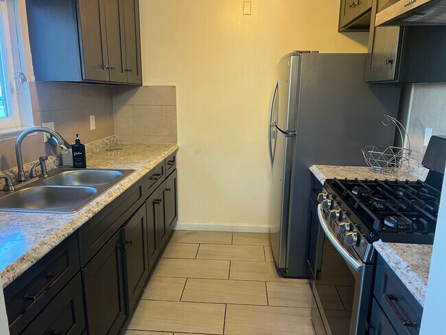 Building Photo - 1252 Marionola Way