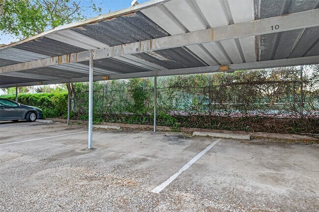 Building Photo - 10053 Westpark Dr