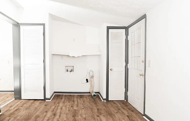 Building Photo - 1405 Hunt Ave