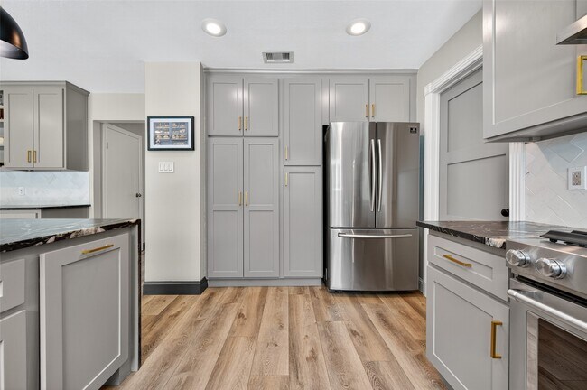 Building Photo - 10 Kittiwake Ct