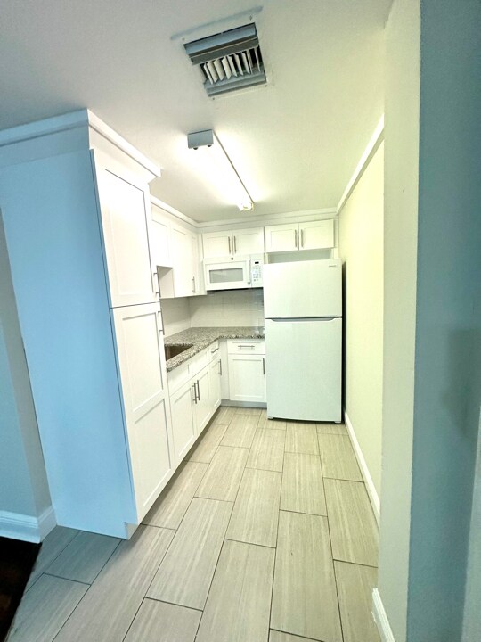 Building Photo - 18478 Tulip Rd