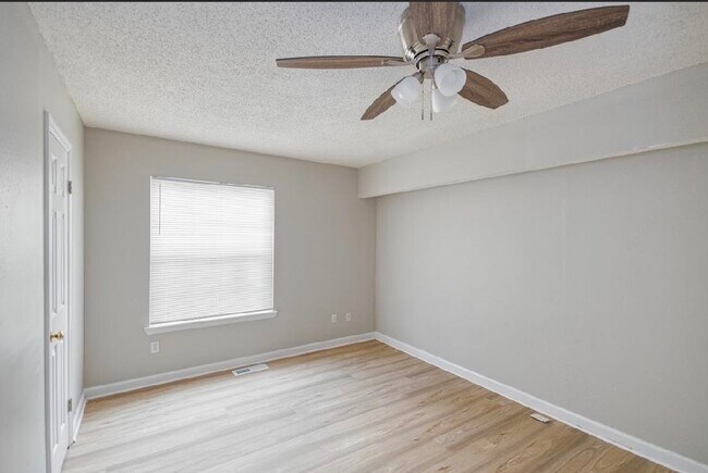Building Photo - 3385 Tansey Ct
