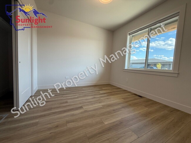 Building Photo - Brand New Townhome For Rent