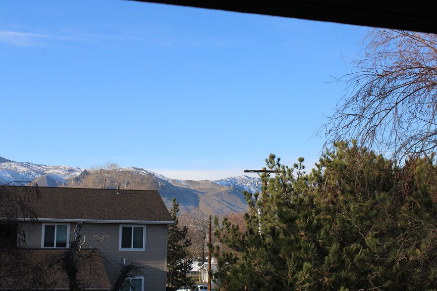 Building Photo - 494 N Colorado Ave