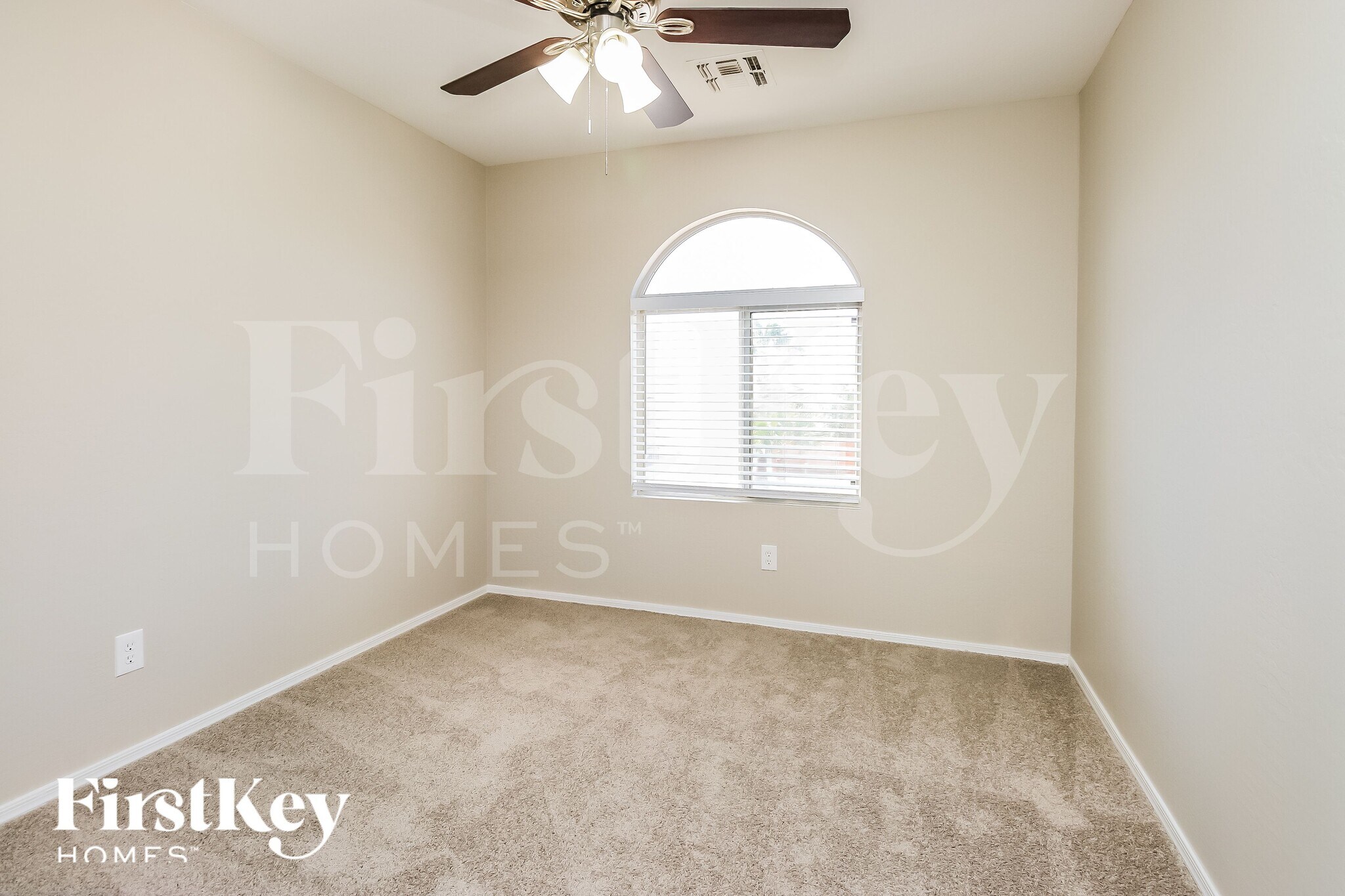Building Photo - 4332 E Windsong Dr