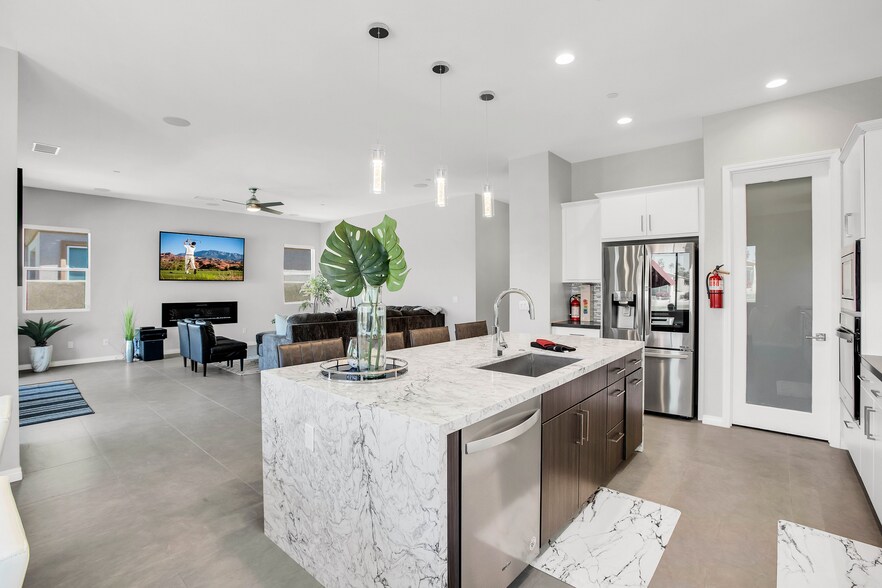 Kitchen - 67264 Zuni Ct