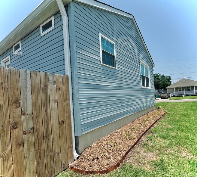 Corner lot with lots of garden opportunity - 7900 Richard St