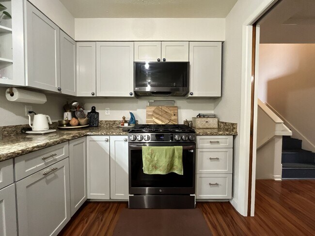 Building Photo - Comfortable Living in Bethany with Two Separate Units, Expansive 0.45-Acre Lot & Versatile Detach...