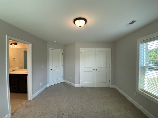 Building Photo - 6260 Kershaw Mdws Rd