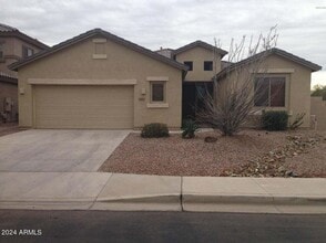 Building Photo - Large 3 Bed, All Appliances, Ready for Move In!