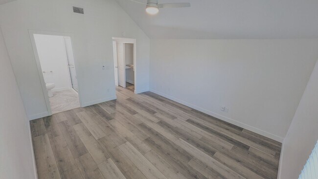 Building Photo - Tierrasanta 4 bedroom 2.5 bath, Garage, Up...