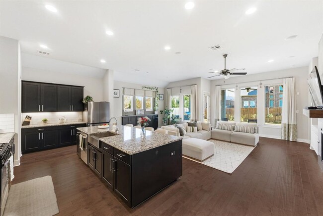 Building Photo - 108 Leon Loop