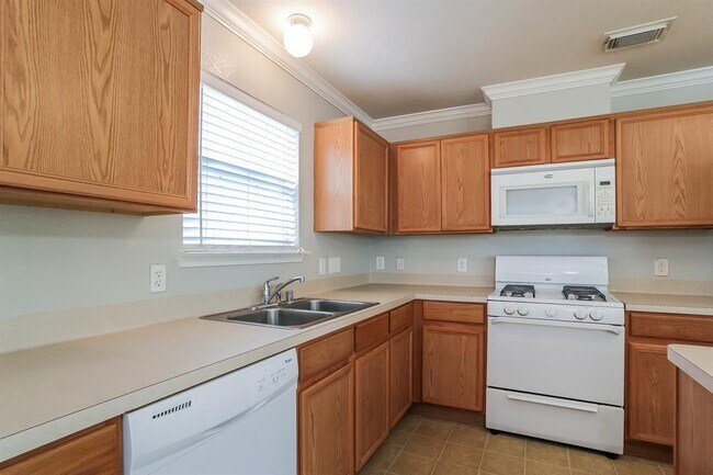 Building Photo - 6523 Bluestone Springs Ln