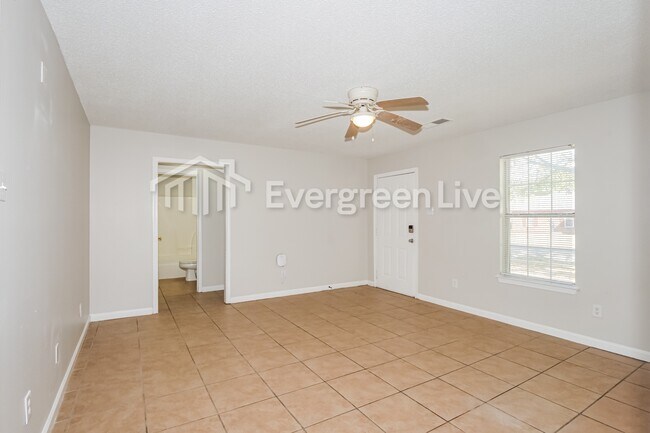 Building Photo - 261 Gracewood St