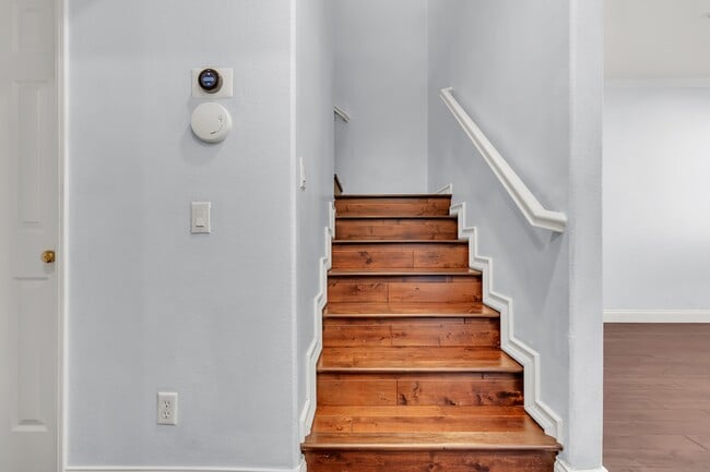 Building Photo - 17 Sagamore