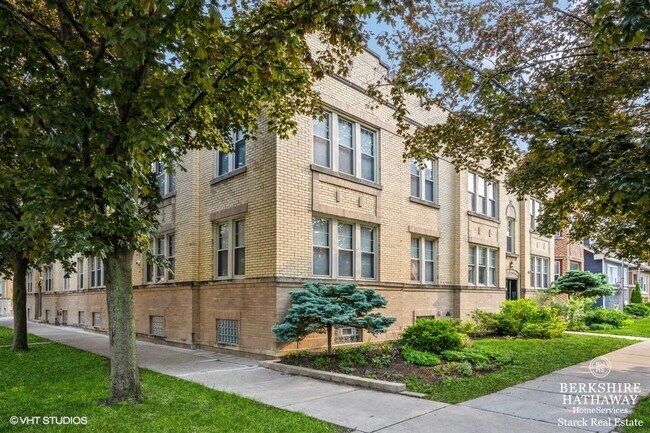 Primary Photo - 3250 N Linder Ave