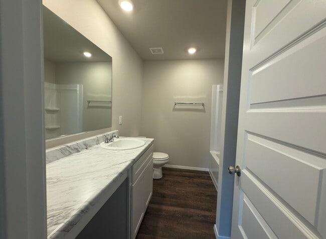 Building Photo - Brand New Built 3 Bedroom House