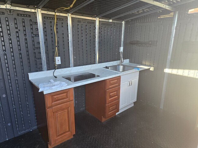 Building Photo - Beautiful Single Family in Garden Grove fo...