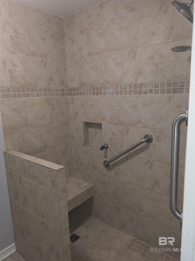 Building Photo - 318 W Fort Morgan Rd