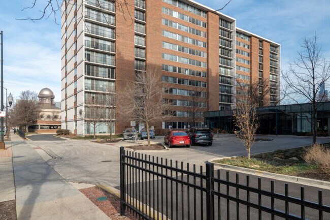 Building Photo - 901 S Ashland Ave