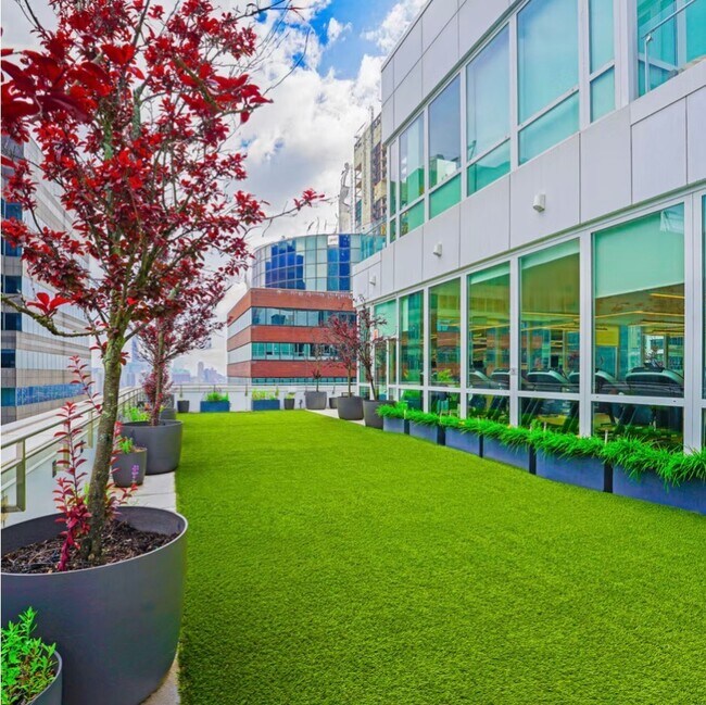 Building Photo - 180 Water St