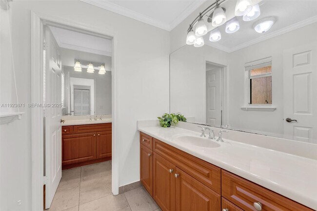 Building Photo - 13909 SW 86th Ct