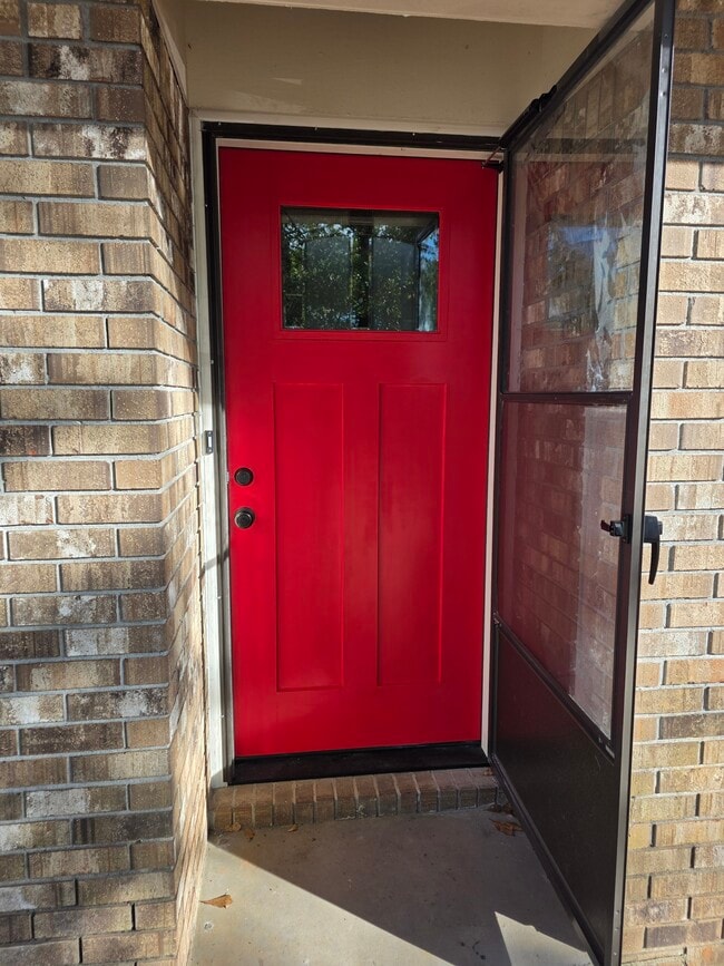 Building Photo - 1107 Davis Dr