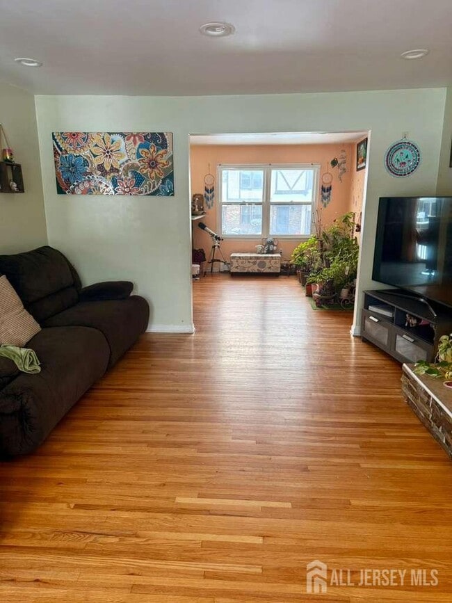 Building Photo - 10 Nutmeg Ct