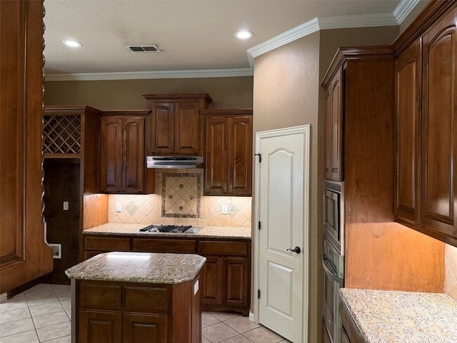 Building Photo - 2207 Canterbury Dr