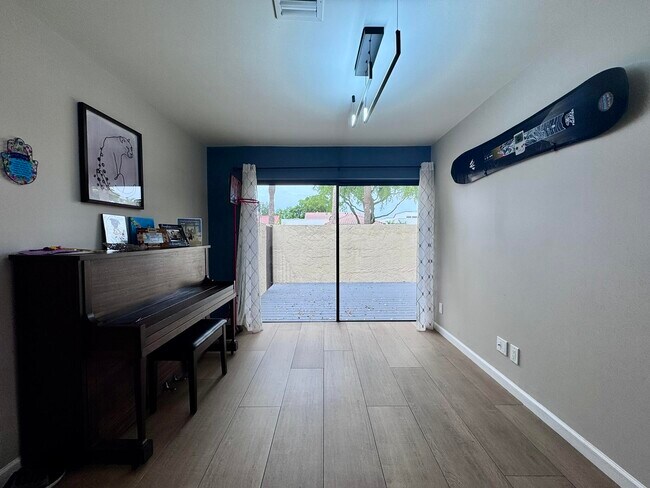 Building Photo - 6876 Palmar Ct