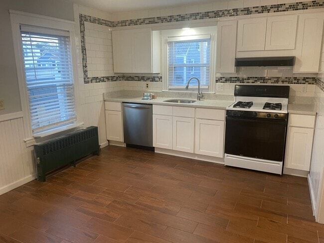 Building Photo - 75 Madison St