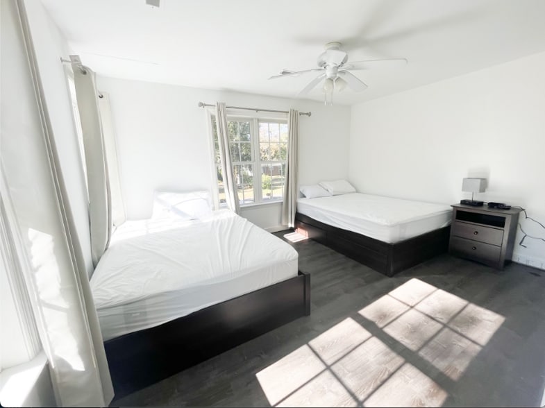 Building Photo - 1152 Bradford Ave