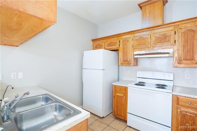 Building Photo - 604 Buena Vista Dr