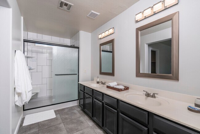Building Photo - 3034 W Villa Cassandra Dr
