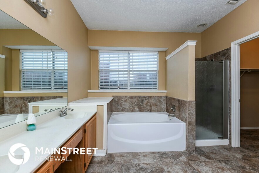 Building Photo - 2208 Havenwood Dr