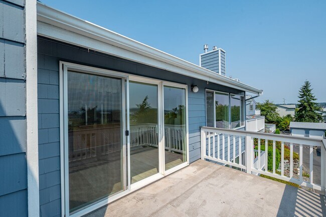 Building Photo - 2 Bed 2 Bath Apartment with a View
