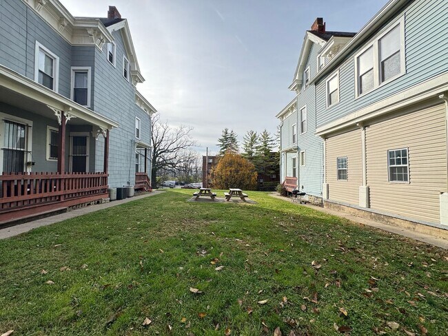 Building Photo - 30 Conklin St