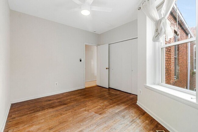 Building Photo - 127 11th St NE